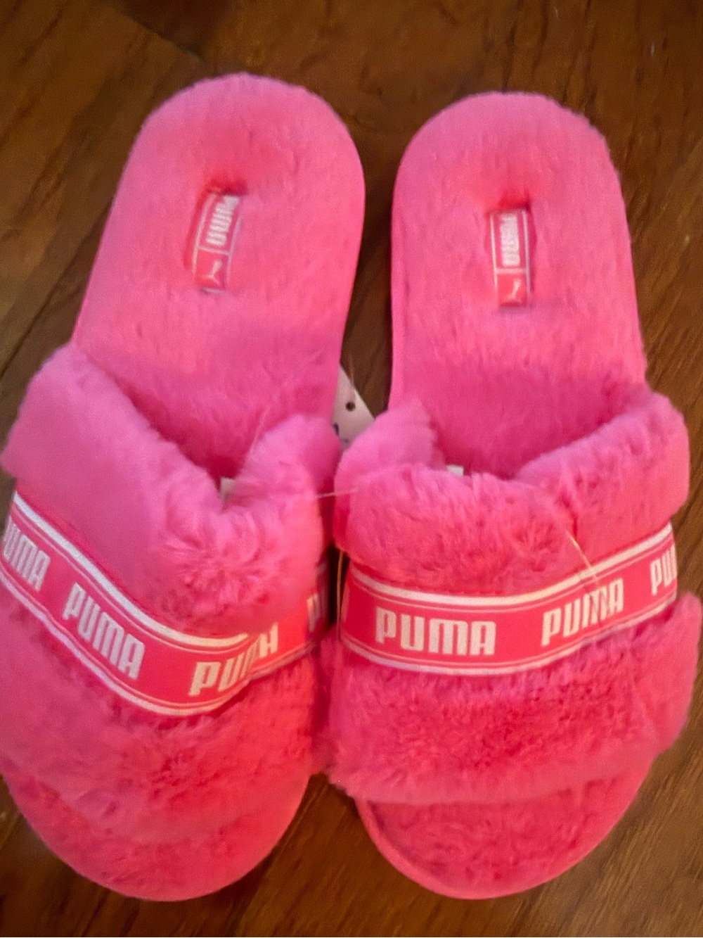 Puma Fluffy Slides in Hot Pink Sz 5 Kids - NEW!